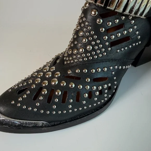 Jeffrey Campbell Calhoun Black Cutout Ankle Booties - Picture 7 of 9